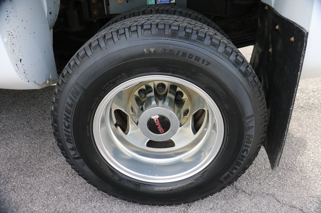 2015 GMC Sierra Image 8