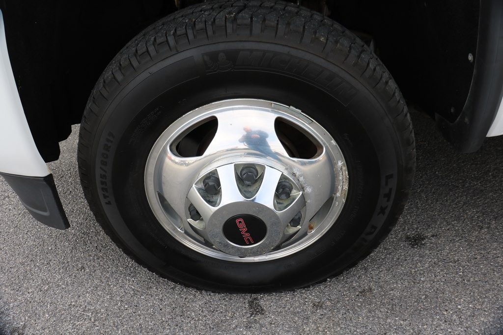 2015 GMC Sierra Image 9