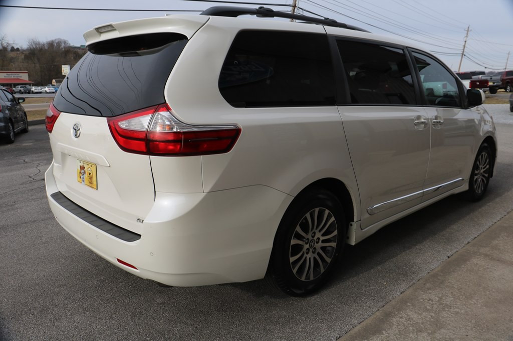 2019 Toyota Sienna Image 5