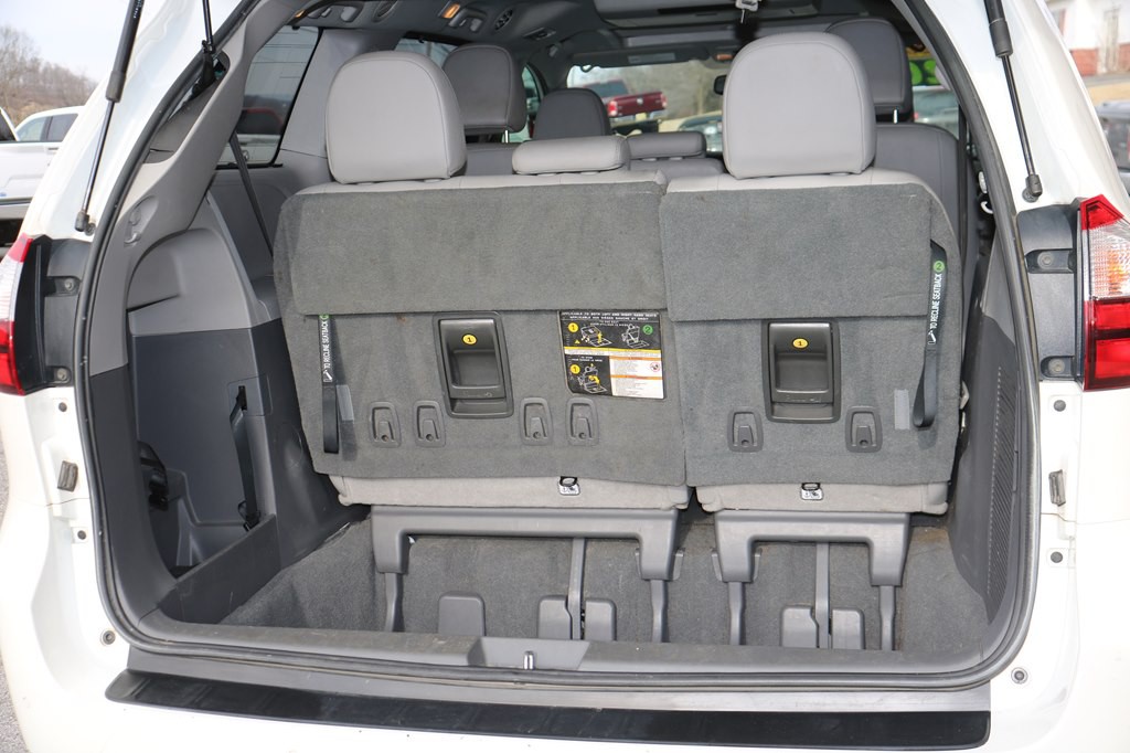 2019 Toyota Sienna Image 10