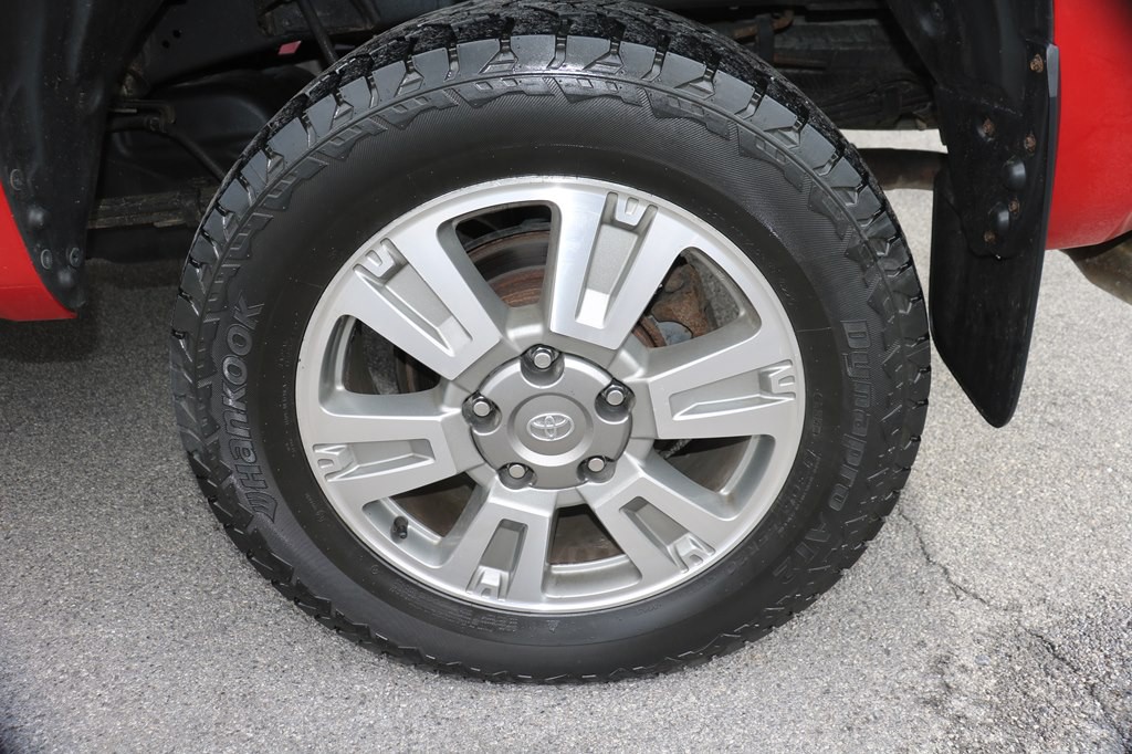 2017 Toyota Tundra Image 8