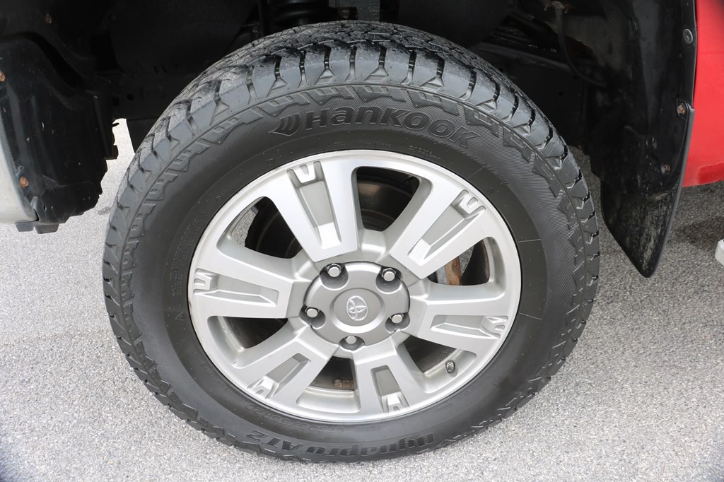 2017 Toyota Tundra Image 9