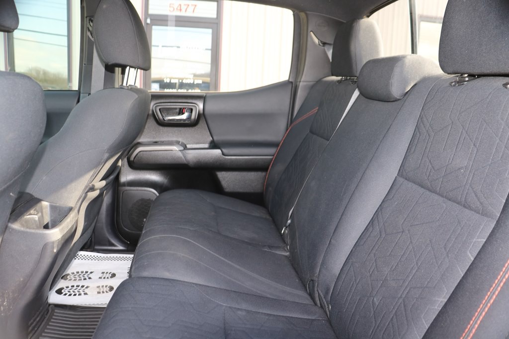 2020 Toyota Tacoma Image 11