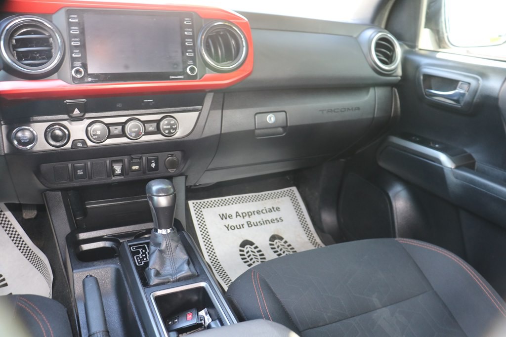 2020 Toyota Tacoma Image 13