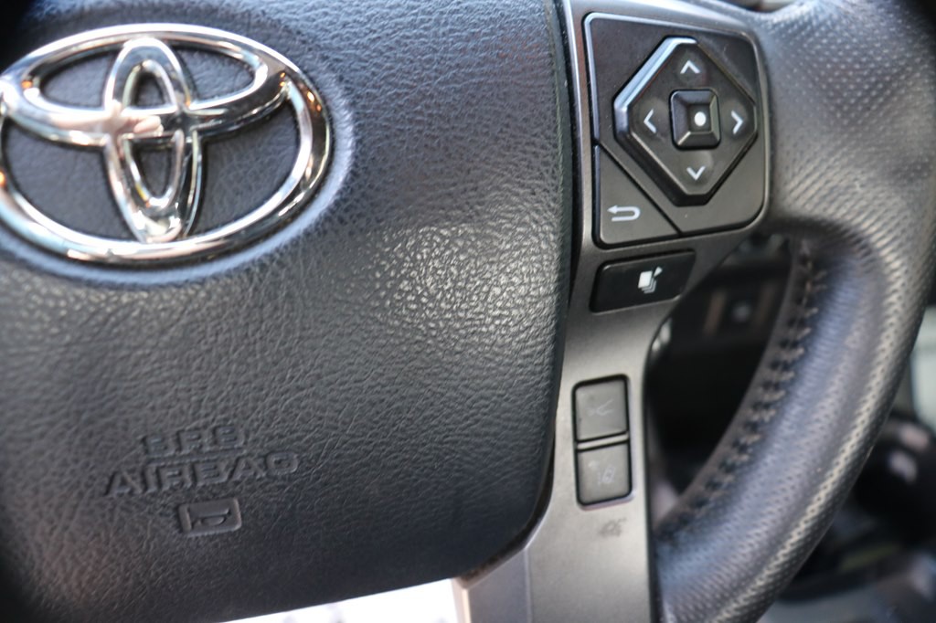 2020 Toyota Tacoma Image 17