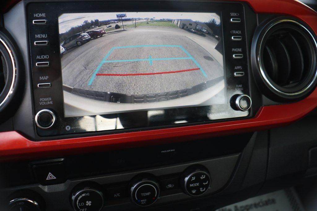 2020 Toyota Tacoma Image 18