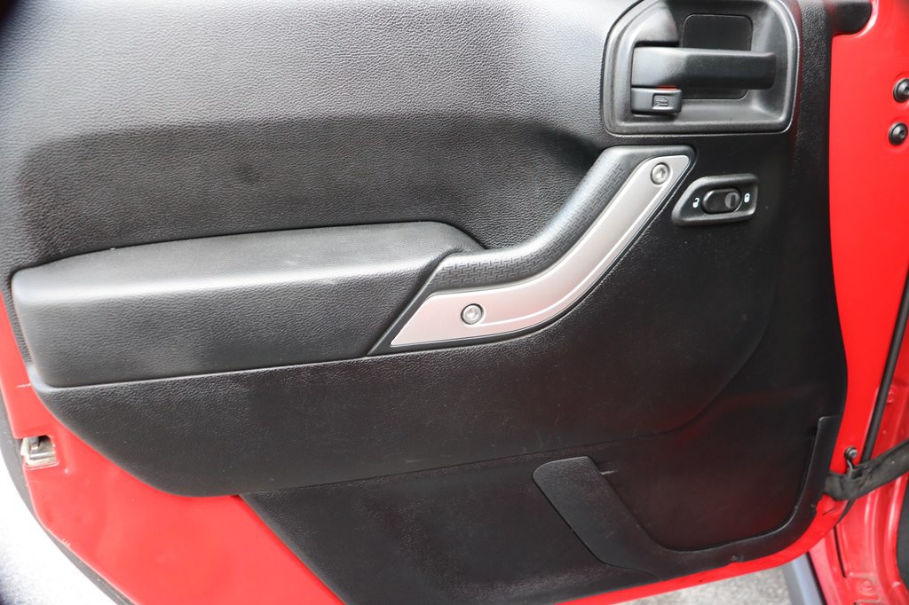 2012 Jeep Wrangler Unlimited Image 17