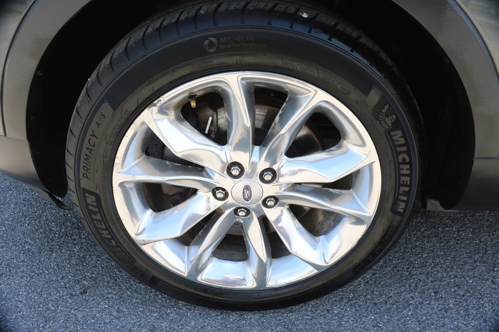 2015 Ford Explorer Image 9