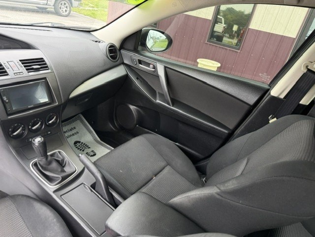 2013 Mazda Mazda3 Image 14