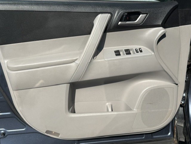 2013 Toyota Highlander Image 20