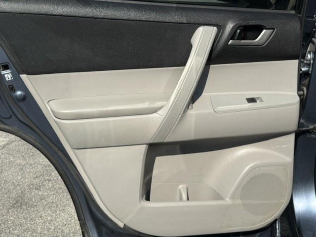 2013 Toyota Highlander Image 21
