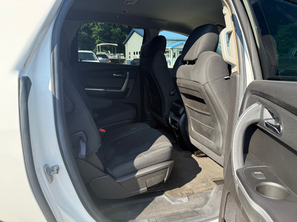 2008 GMC Acadia Image 6