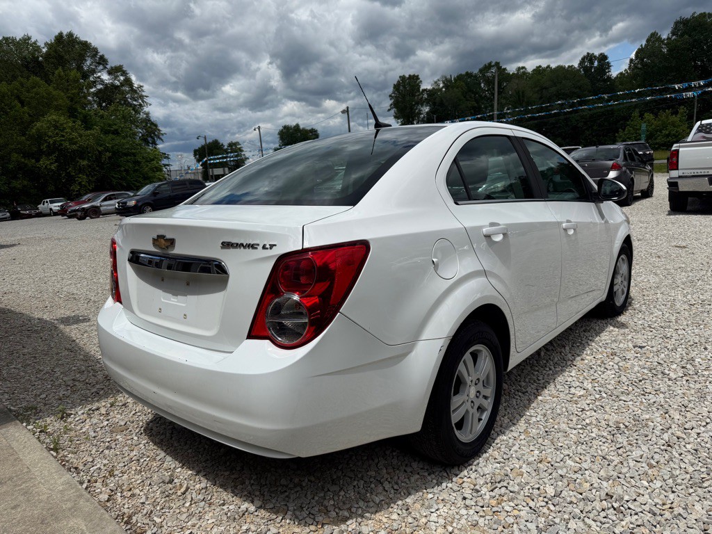 2014 Chevrolet Sonic Image 3