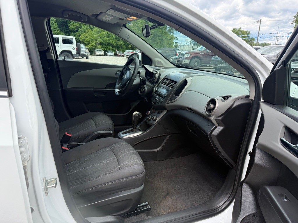 2014 Chevrolet Sonic Image 5
