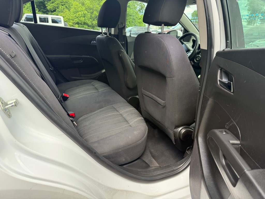 2014 Chevrolet Sonic Image 8