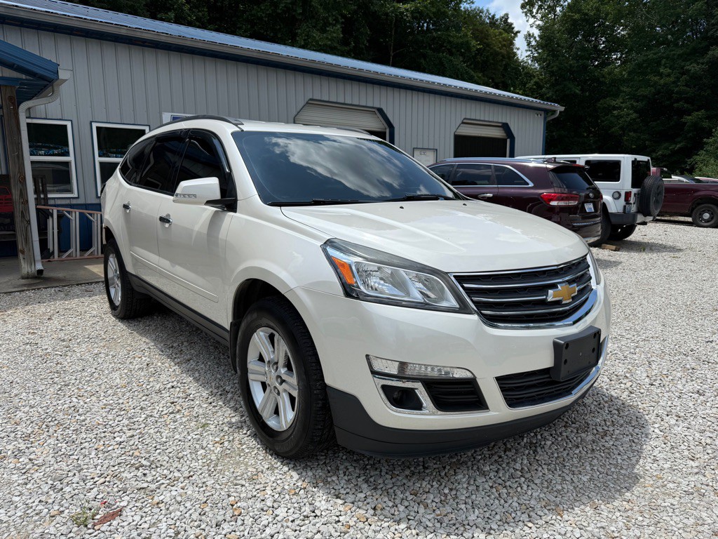 2013 Chevrolet Traverse Image 2