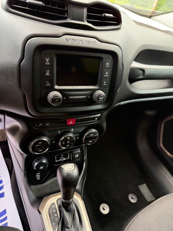 2015 Jeep Renegade Image 10