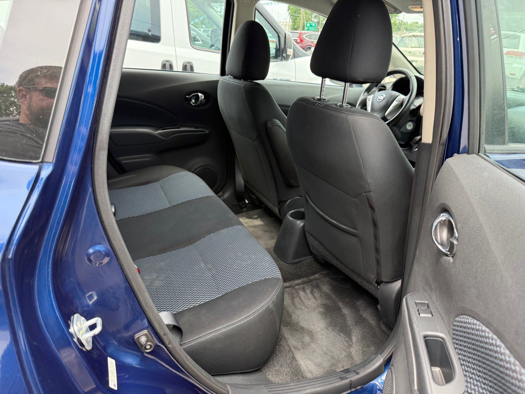 2017 Nissan Versa Image 5