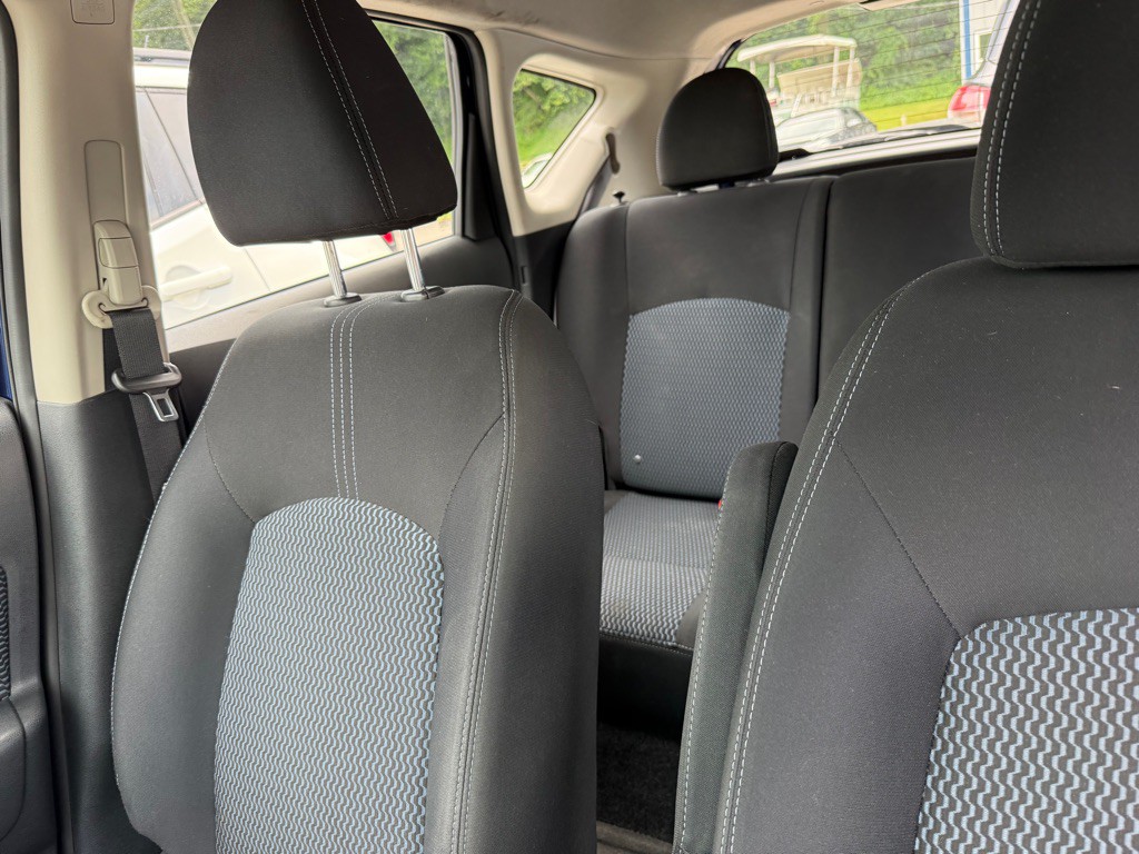 2017 Nissan Versa Image 10