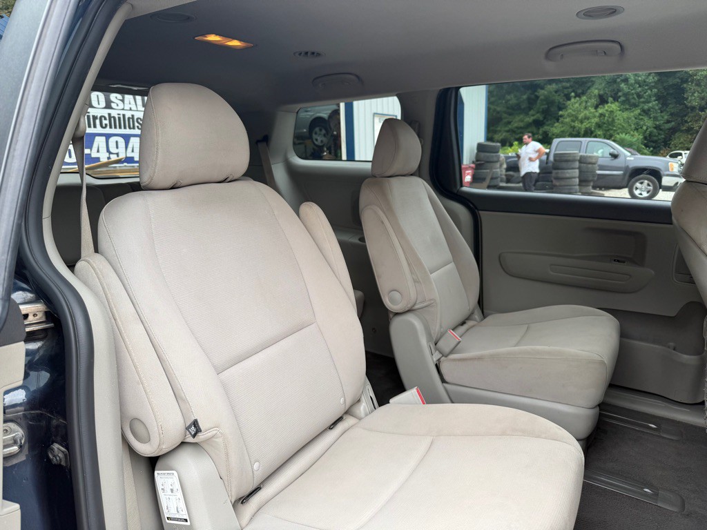 2015 Kia Sedona Image 7