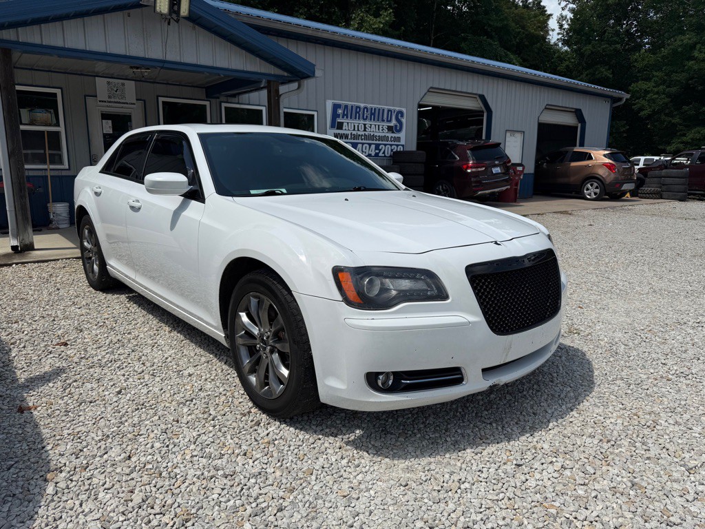 2014 Chrysler 300 Image 2