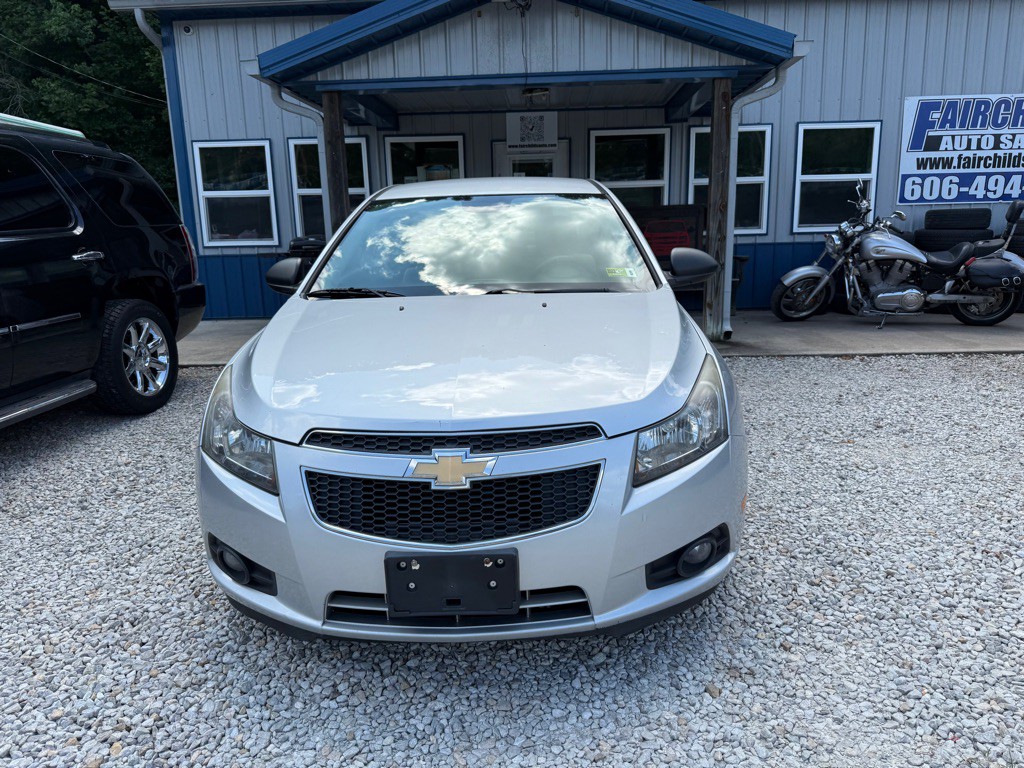2014 Chevrolet Cruze Image 2