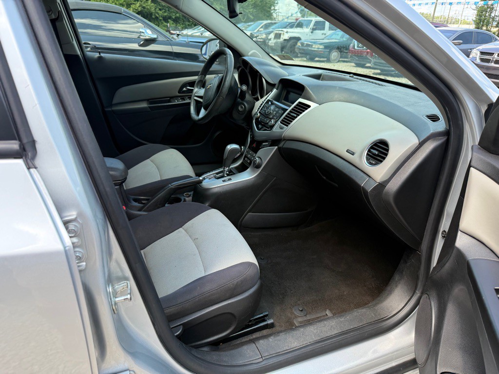 2014 Chevrolet Cruze Image 8