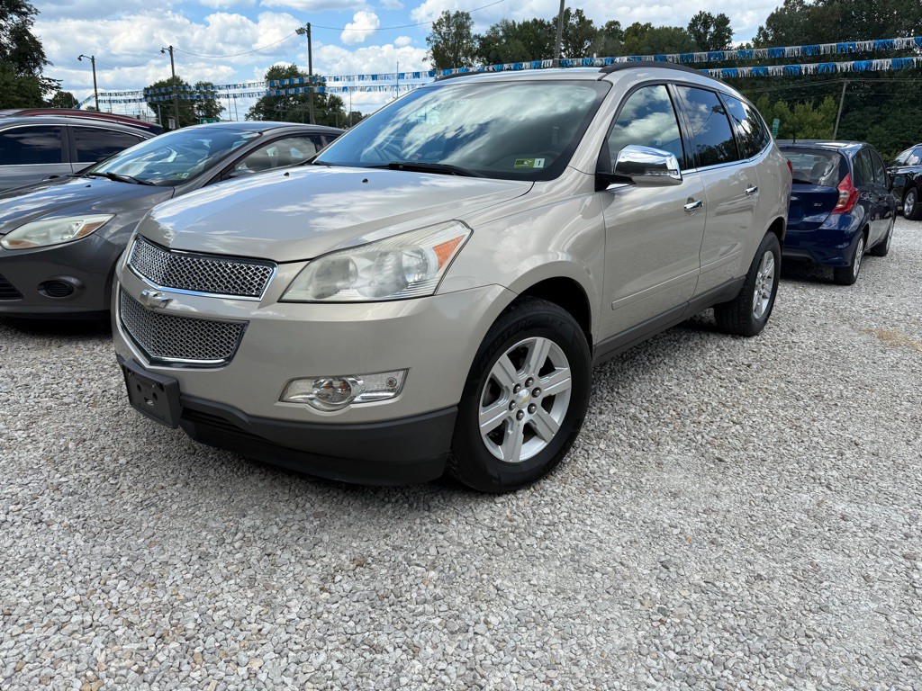 2011 Chevrolet Traverse Image 1