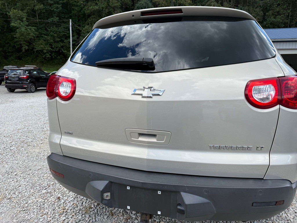 2011 Chevrolet Traverse Image 4