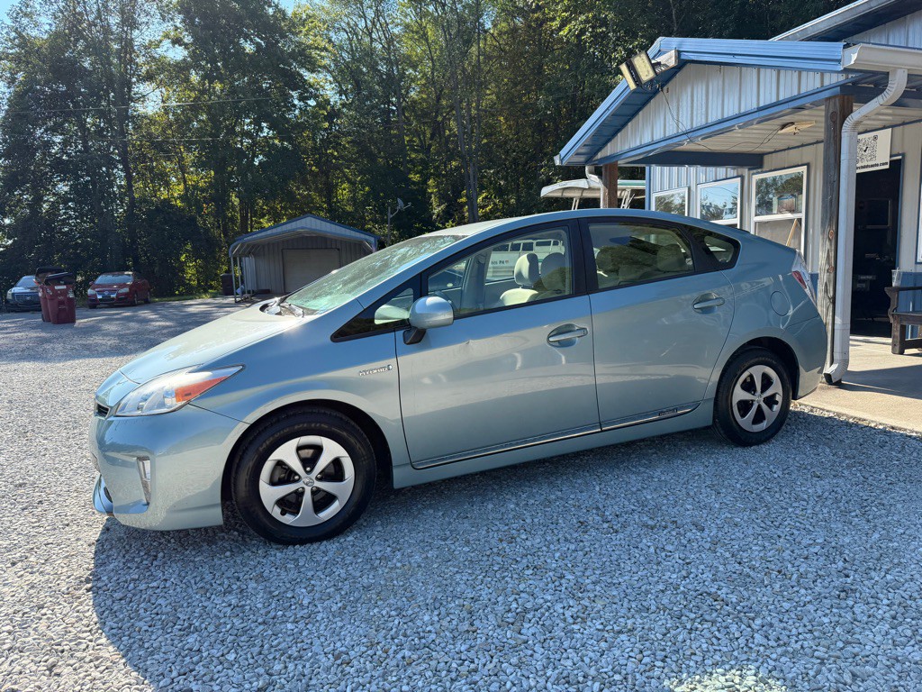2013 Toyota Prius Image 1
