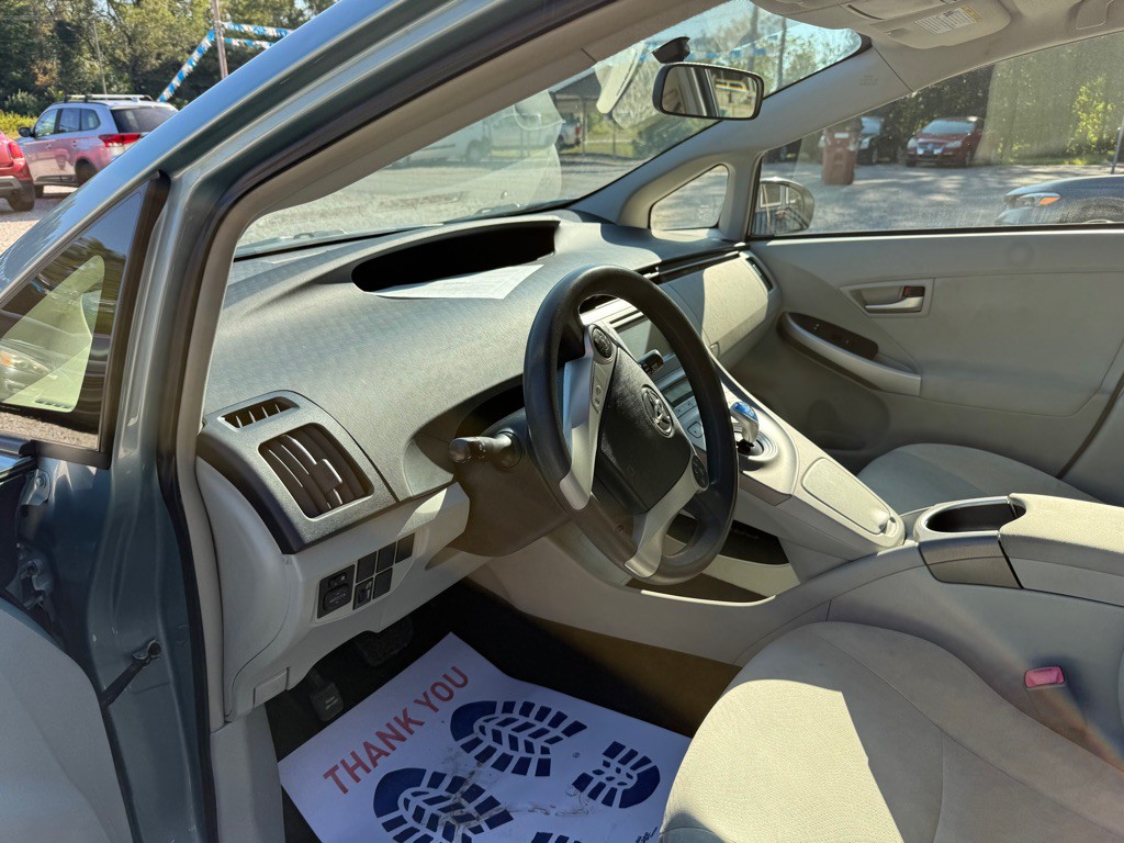 2013 Toyota Prius Image 7