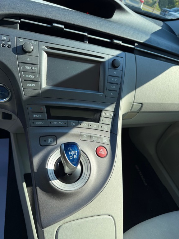 2013 Toyota Prius Image 8