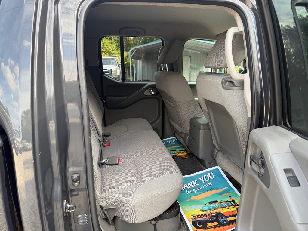 2012 Nissan Frontier Image 8