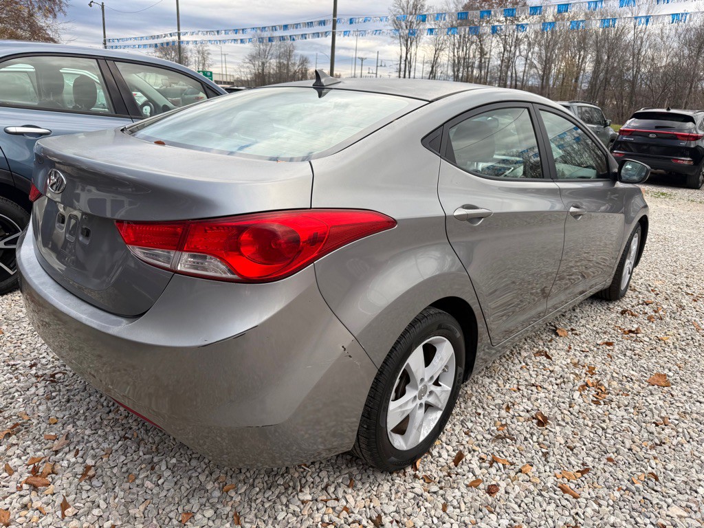 2011 Hyundai Elantra Image 4