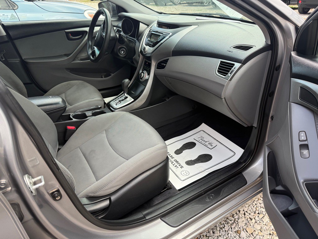 2011 Hyundai Elantra Image 5