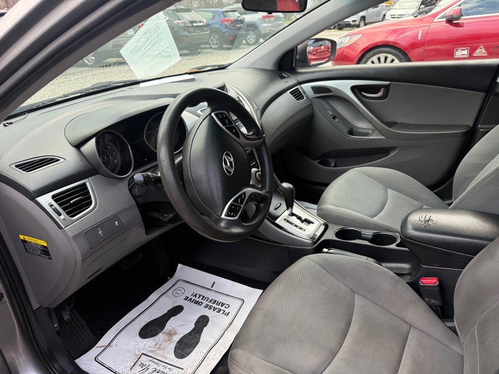 2011 Hyundai Elantra Image 7