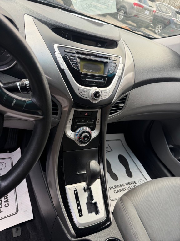 2011 Hyundai Elantra Image 8