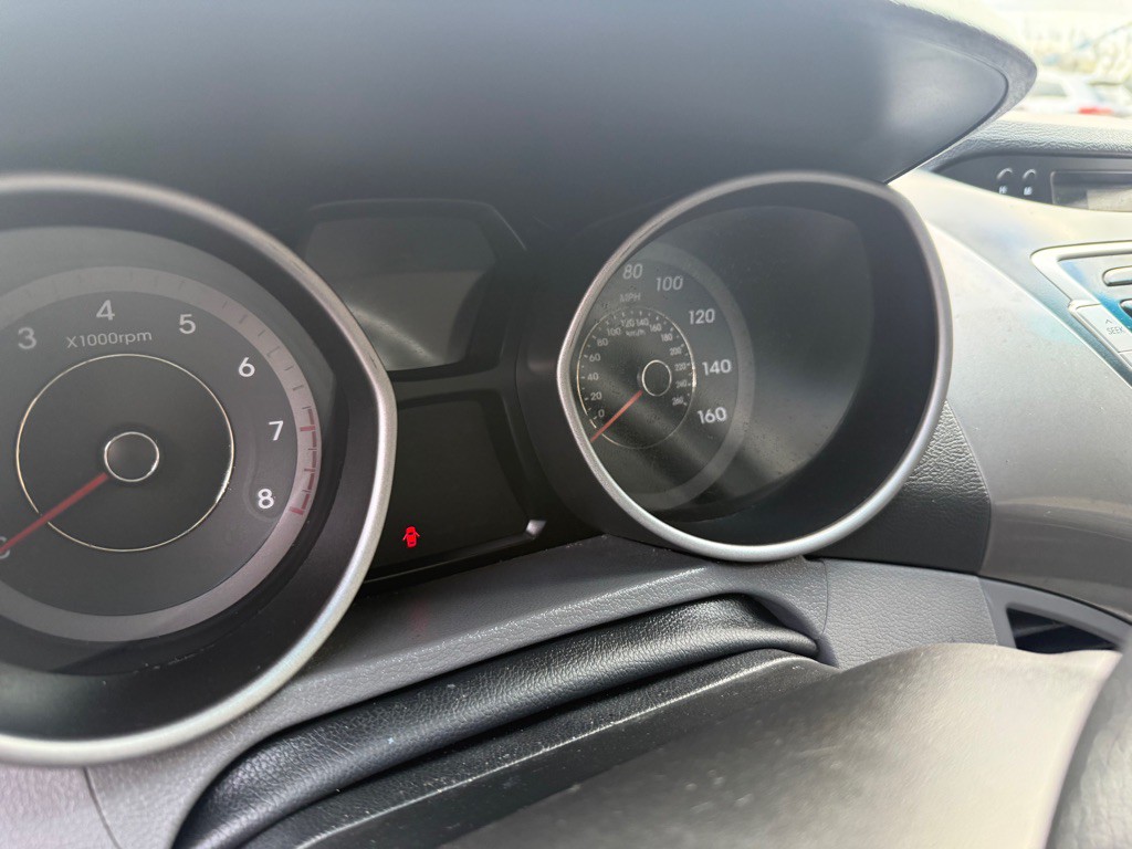 2011 Hyundai Elantra Image 9