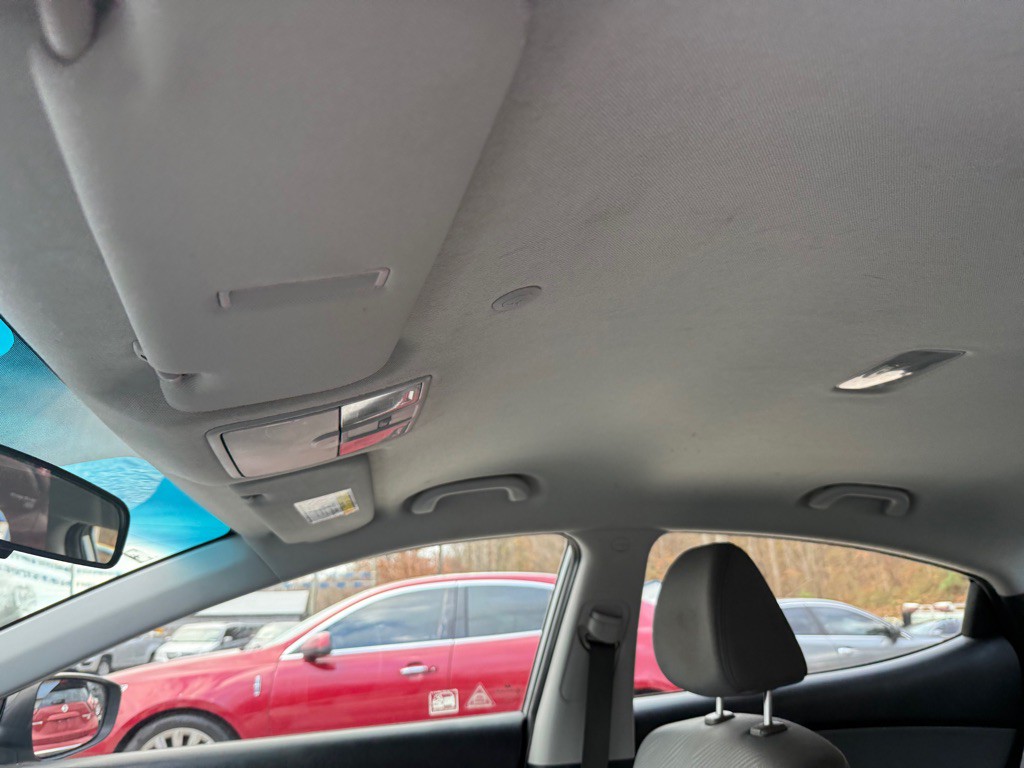 2011 Hyundai Elantra Image 10