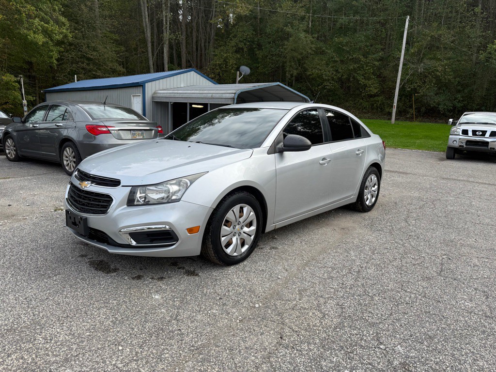 2017 Chevrolet Malibu Image 2