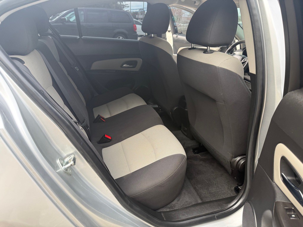 2017 Chevrolet Malibu Image 9