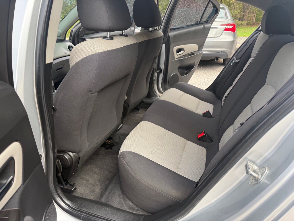 2017 Chevrolet Malibu Image 10