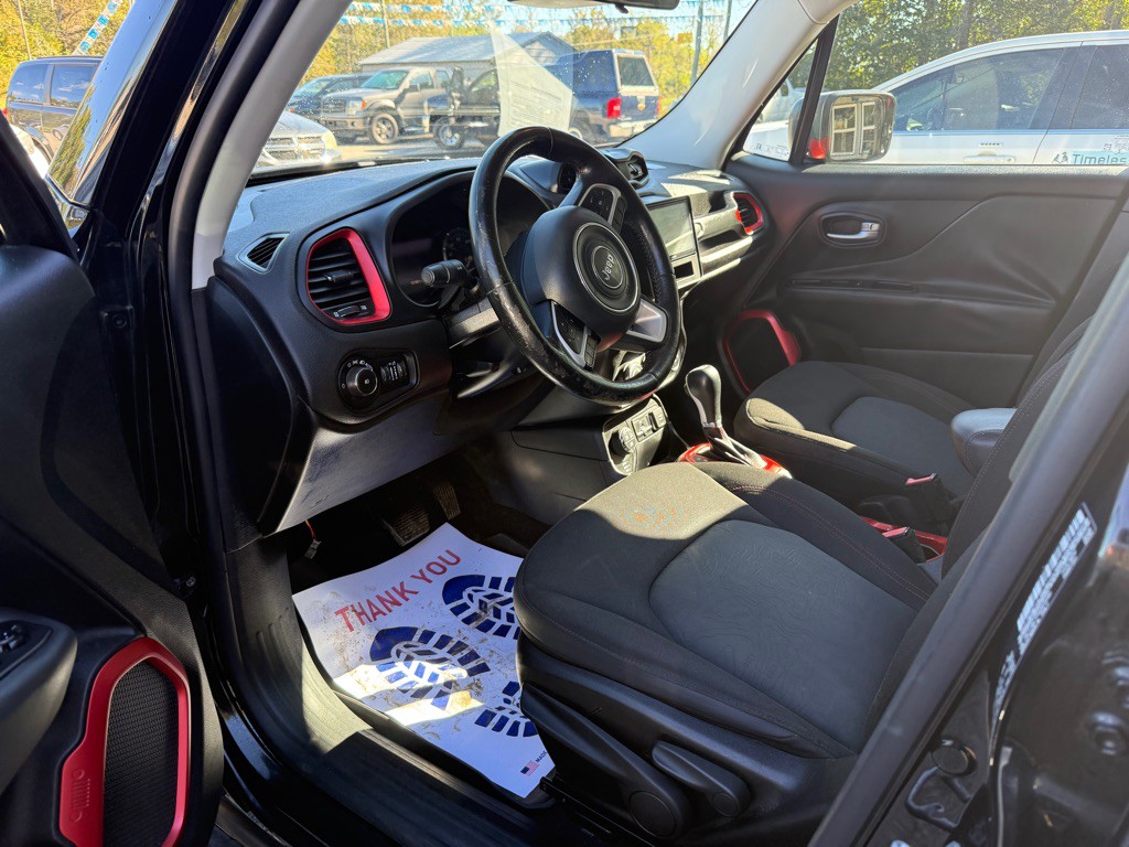 2016 Jeep Renegade Image 2
