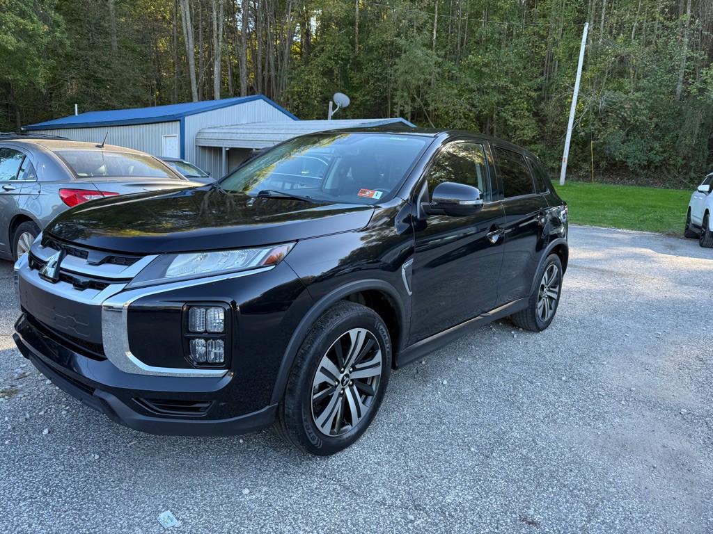 2020 Mitsubishi Outlander Image 2