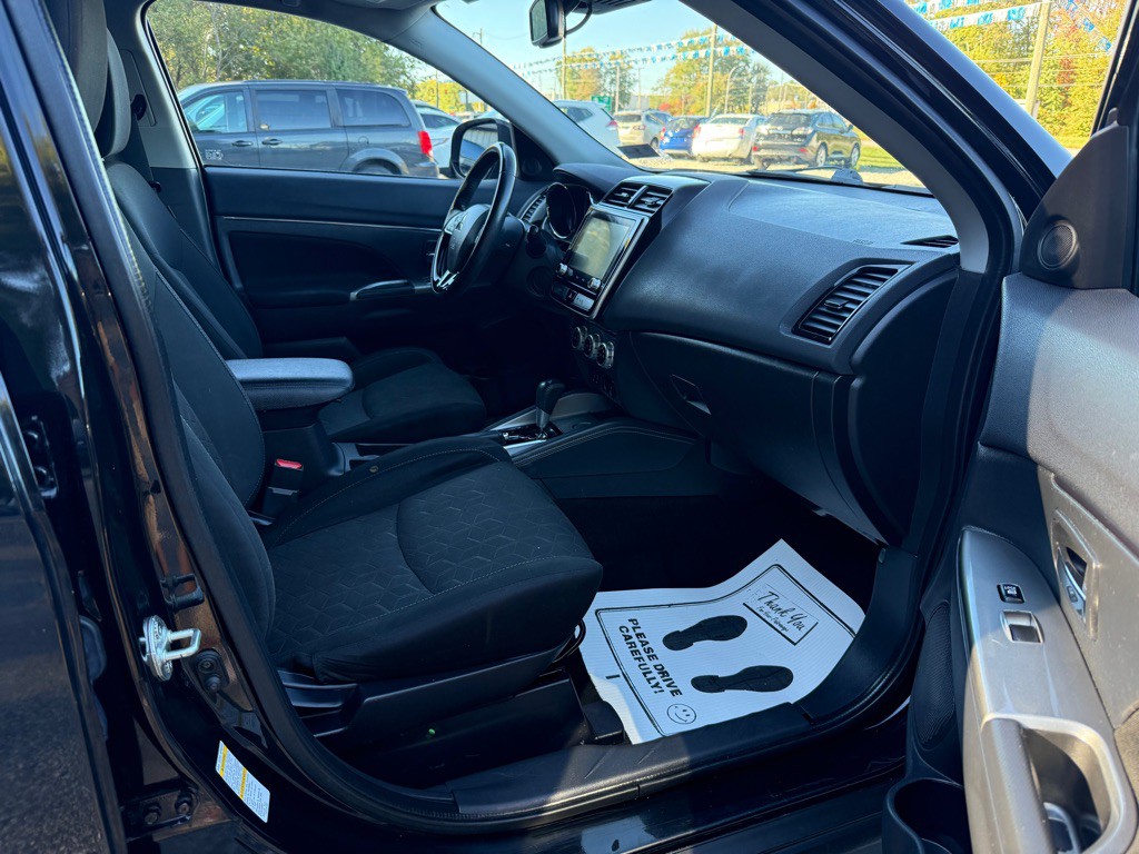 2020 Mitsubishi Outlander Image 5