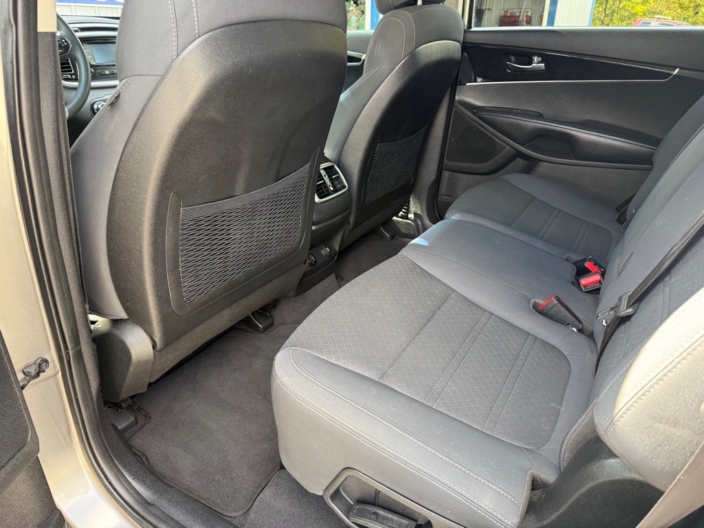 2017 Kia Sorento Image 5