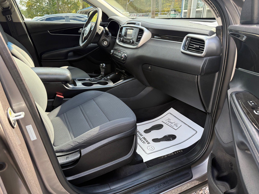 2017 Kia Sorento Image 6