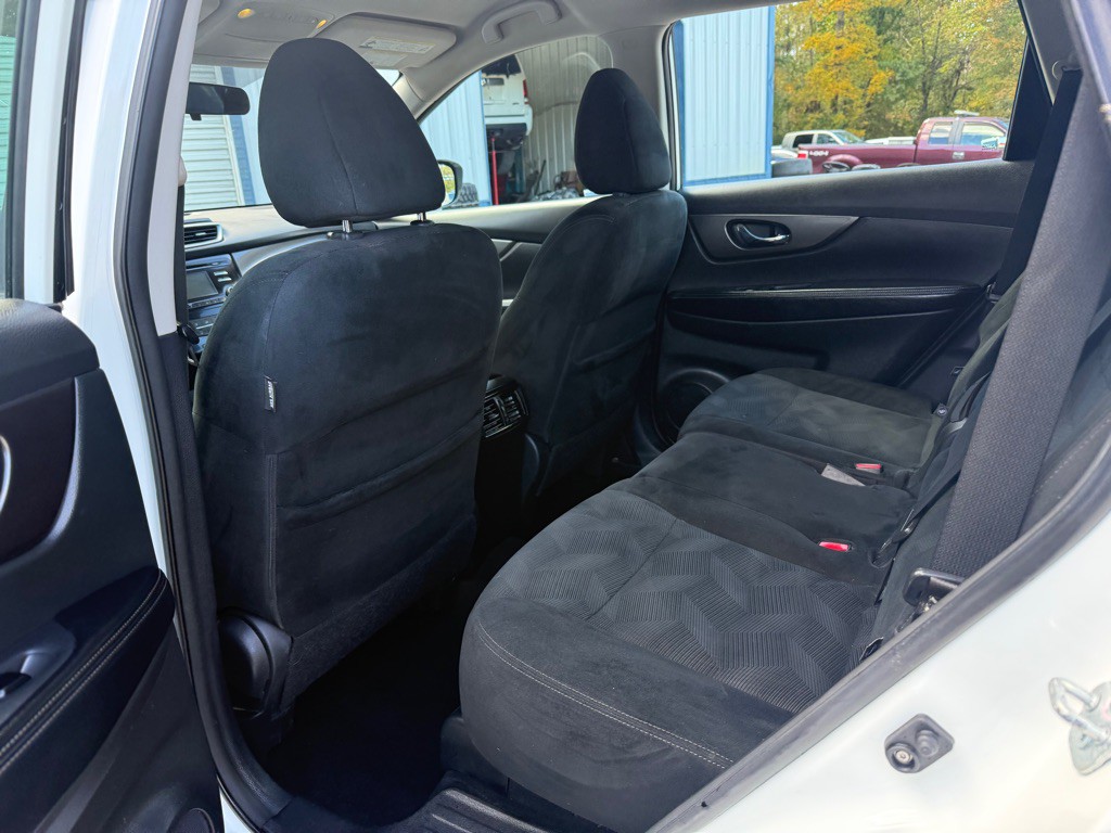 2016 Nissan Rogue Image 6