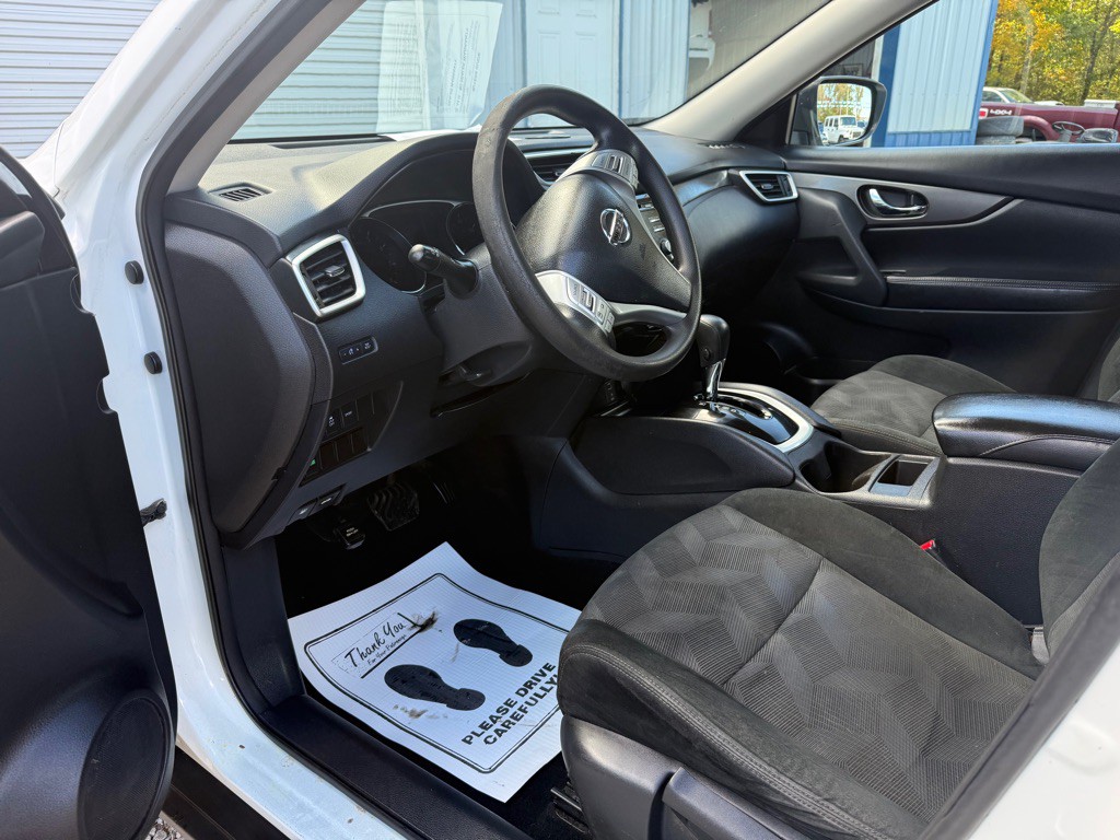 2016 Nissan Rogue Image 8