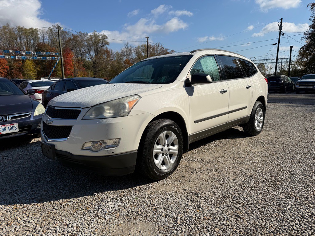2010 Chevrolet Traverse Image 1